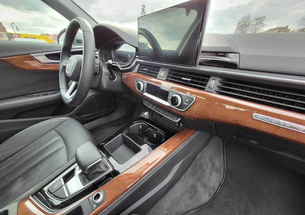 Audi A4 cena 140000 przebieg: 20641, rok produkcji 2022 z Tczew małe 379